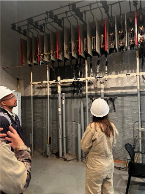 UI workers in 1950s-era infrastructure